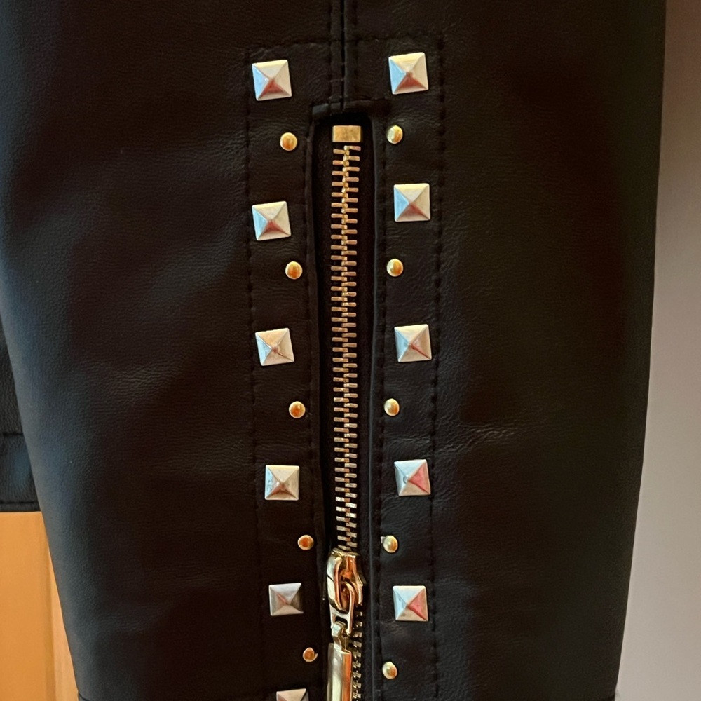 #178 NWOT, Original by Sharif Black Studded Leather Jacket. Size 1X - Picture 4 of 14